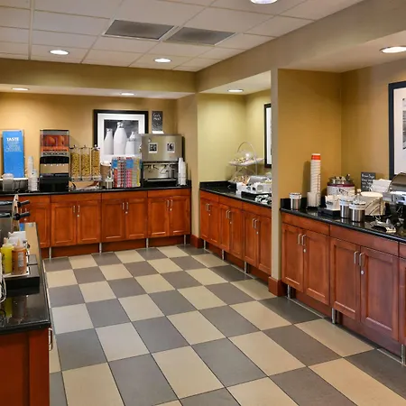 Hampton Inn & Suites Tacoma-3